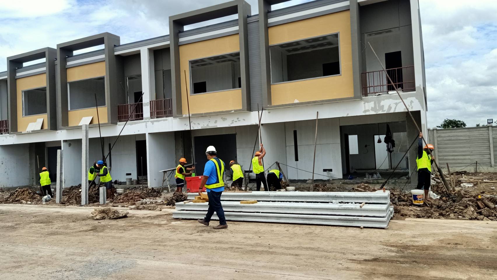 31 - https://ช่างหรั่งบริการรับตอกเสาเข็มไมโครไพล์.com | ช่างหรั่ง ไมโครไพล์ รับตอกเสาเข็มไมโครไพล์ สปัน หกเหลี่ยมแรงคน ให้บริการทั่วประเทศ มั่นใจ อาคารบ้านแข็งแรง รับประกันผลงาน