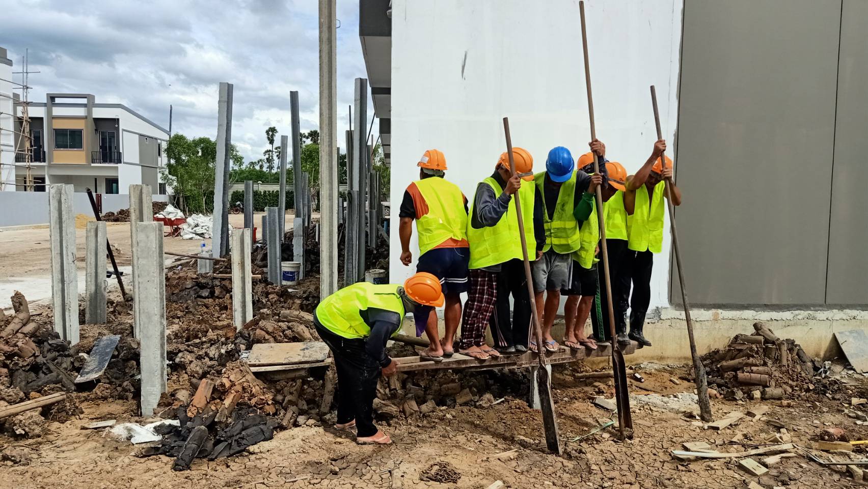 34 - https://ช่างหรั่งบริการรับตอกเสาเข็มไมโครไพล์.com | ช่างหรั่ง ไมโครไพล์ รับตอกเสาเข็มไมโครไพล์ สปัน หกเหลี่ยมแรงคน ให้บริการทั่วประเทศ มั่นใจ อาคารบ้านแข็งแรง รับประกันผลงาน